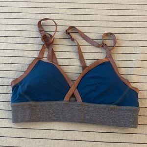 Lululemon sports bra size 6